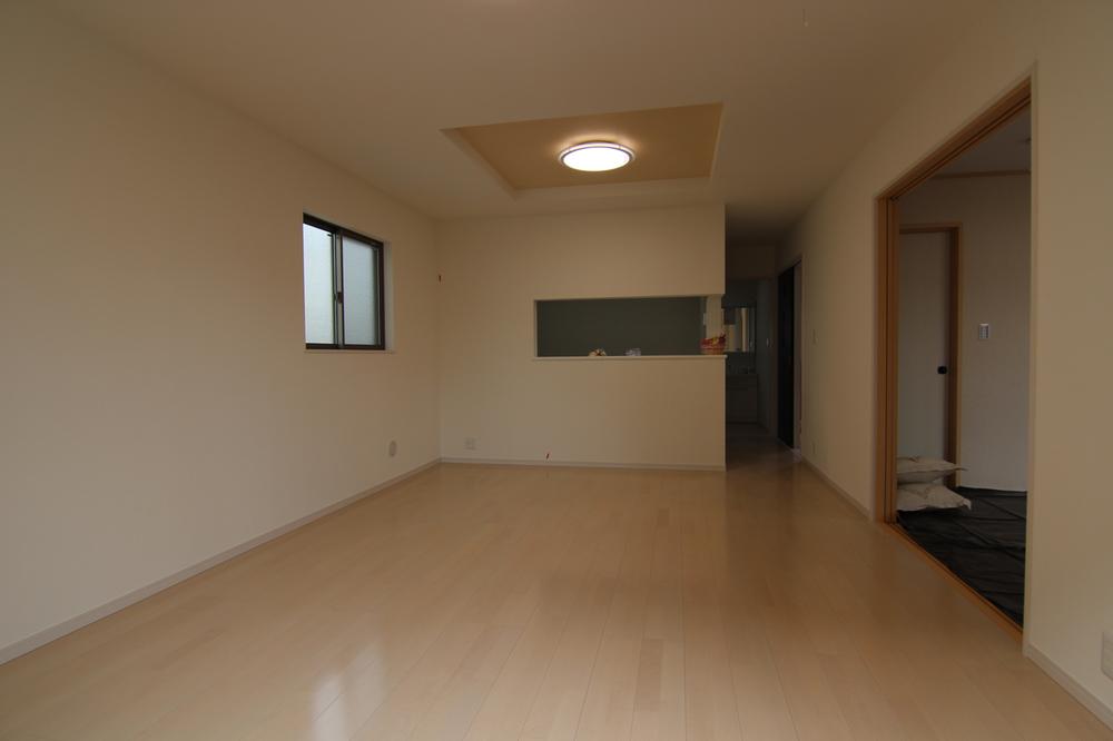 Living. Building 2 Living