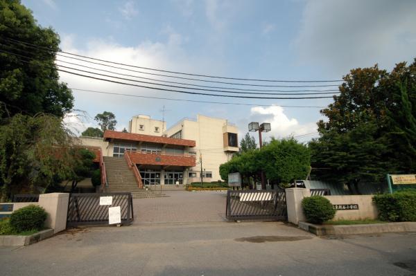 Primary school. Higashikoshigaya until elementary school 1200m