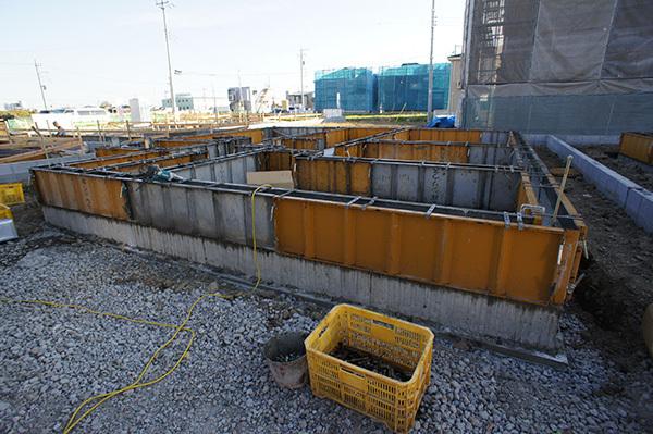 Local appearance photo. Building 2