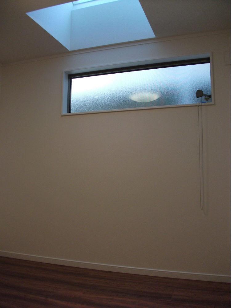 Other Equipment. Room top light