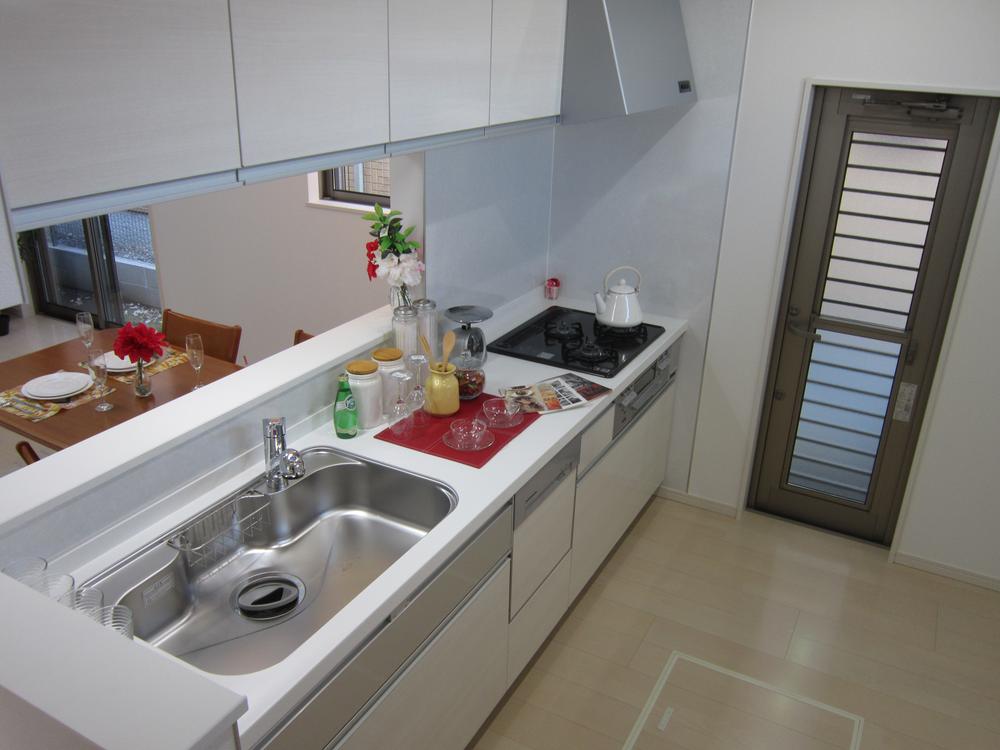 Kitchen. Local (12 May 2013) Shooting