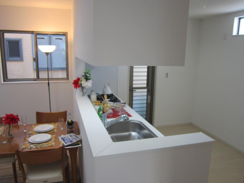 Kitchen. Local (12 May 2013) Shooting