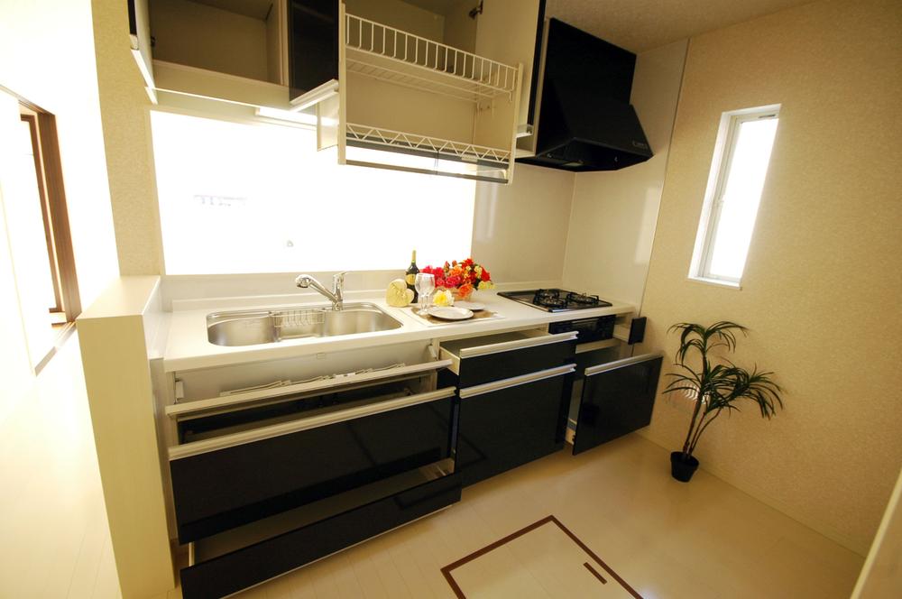 Kitchen. ◆ Popular face-to-face kitchen ◆ Cleanliness full and very bright ◆ 6 Building
