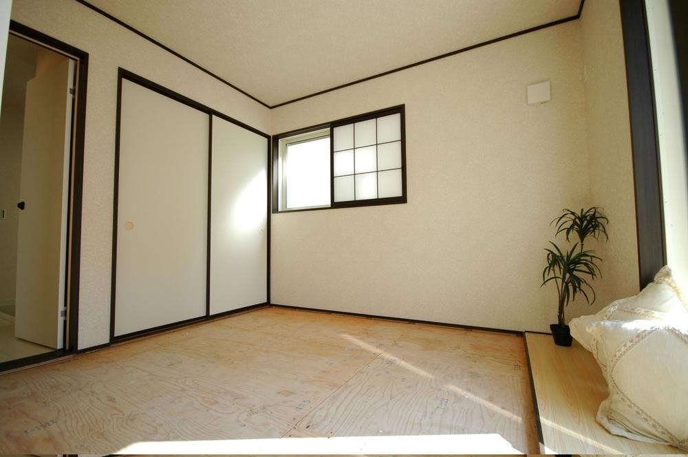 Non-living room. ◆ Relaxing Japanese-style room ◆ 6 Building