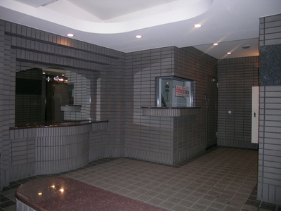 Entrance. Entrance auto lock of peace of mind!