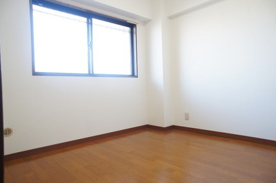 Living and room. East room 4.5 Pledge