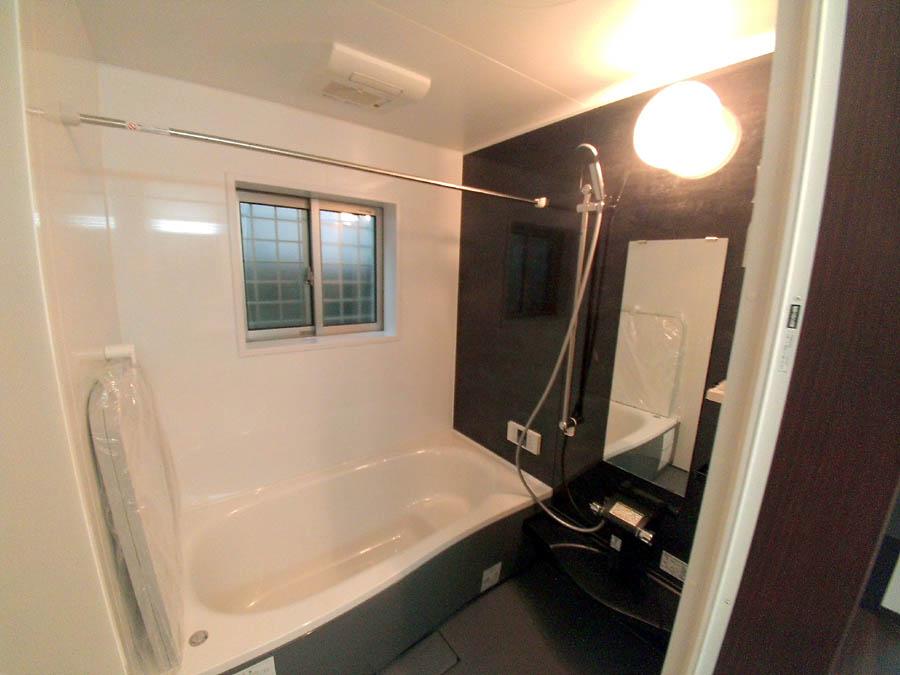 Bathroom. Was building completed. Such as the actual image from per yang, We have to wait all the time so you can see directly.