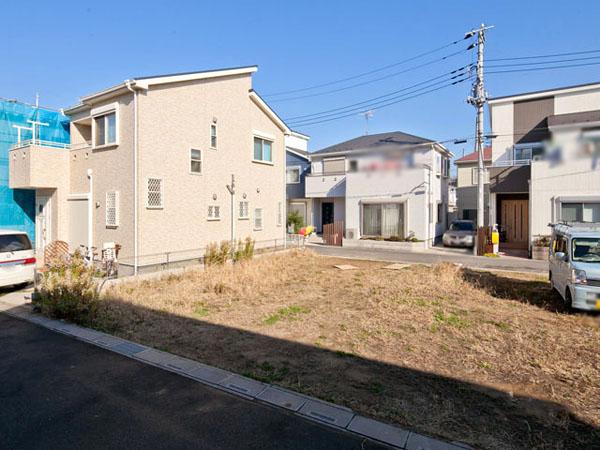 Local appearance photo. 5 Building