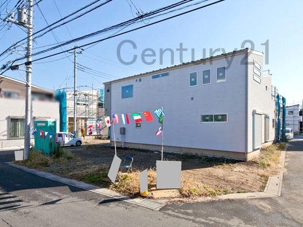 Local appearance photo. 1 Building