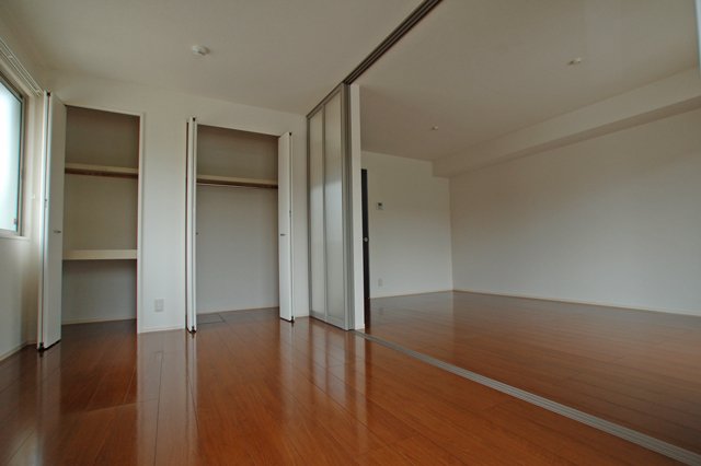 Living and room. Storage of enhancement ☆ It seems Katazuki clean our room