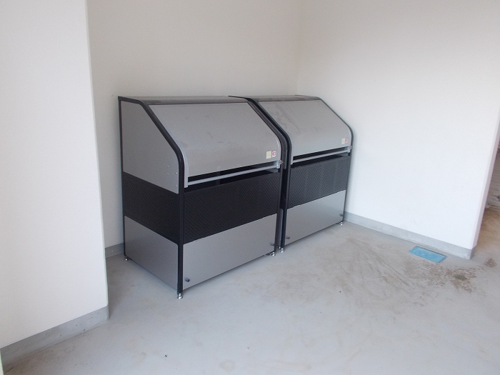 Other. 0m to garbage station (Other)