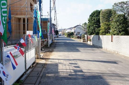 Local photos, including front road. Frontal road
