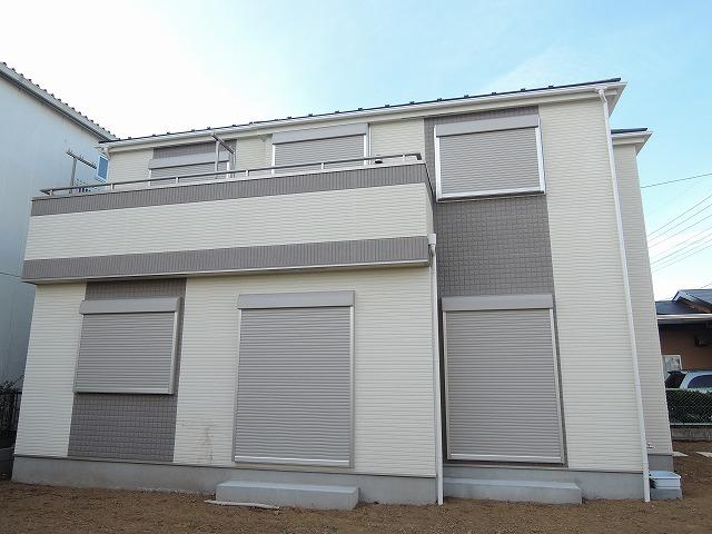 Local appearance photo. Local (12 May 2013) Shooting