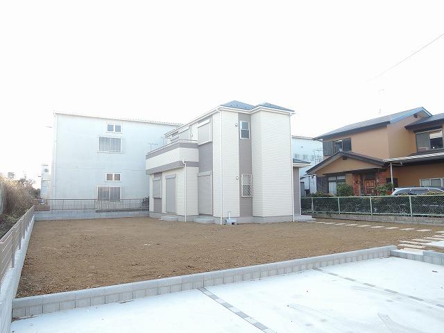 Local appearance photo. Local (12 May 2013) Shooting