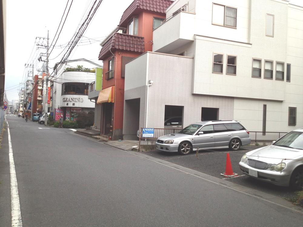 Local photos, including front road. Local (10 May 2013) Shooting