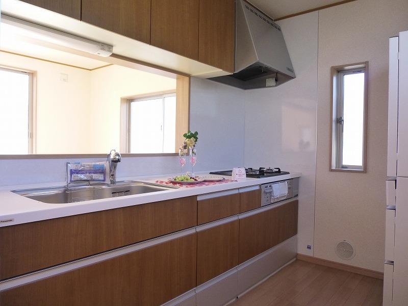 Kitchen. Indoor (12 May 2013) Shooting