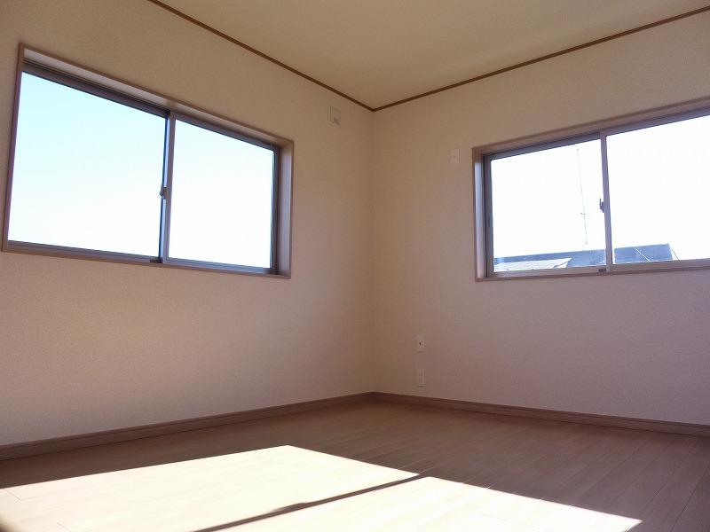 Non-living room. Indoor (12 May 2013) Shooting