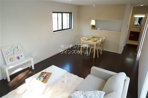 Same specifications photos (living)