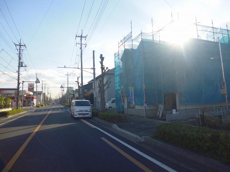 Local photos, including front road. Local (12 May 2013) Shooting