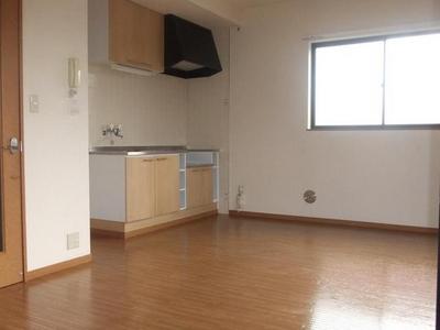 Living and room. LDK 10.5 Pledge!