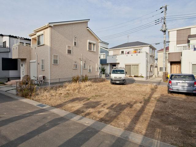 Local appearance photo. 5 Building Southwest Northeast double-sided road 5.5 months after contract