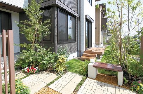 Garden. No.10-7 Exterior