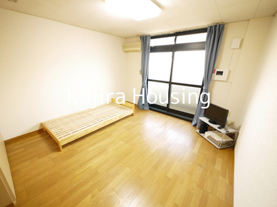 Living and room. Your tour do not hesitate please