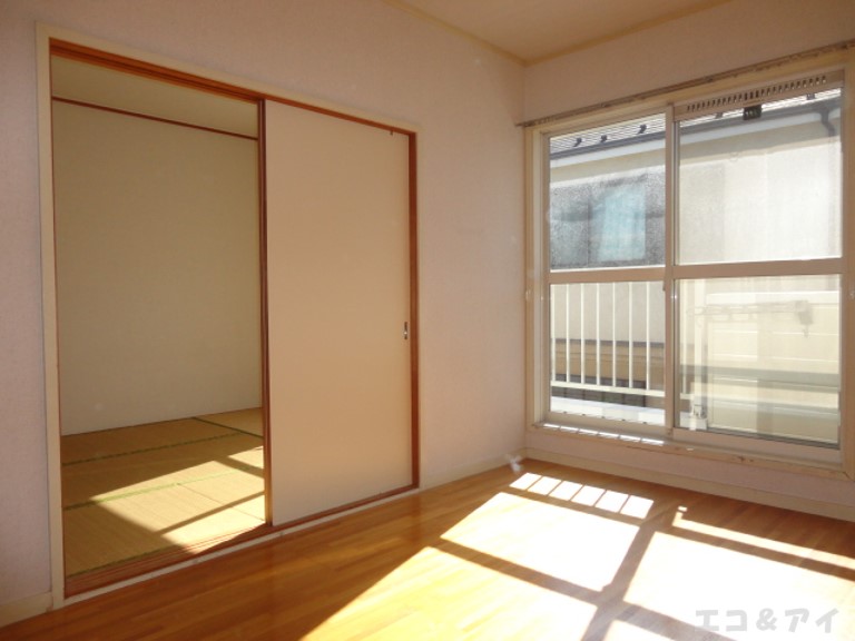 Other room space. Western-style 6 Pledge