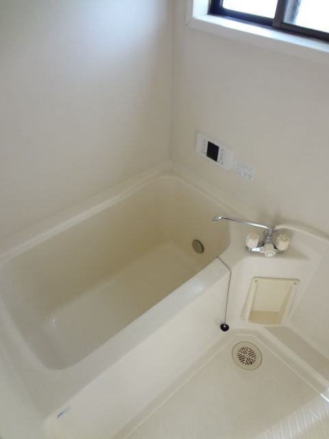 Bath. Reheating Allowed bathroom. 