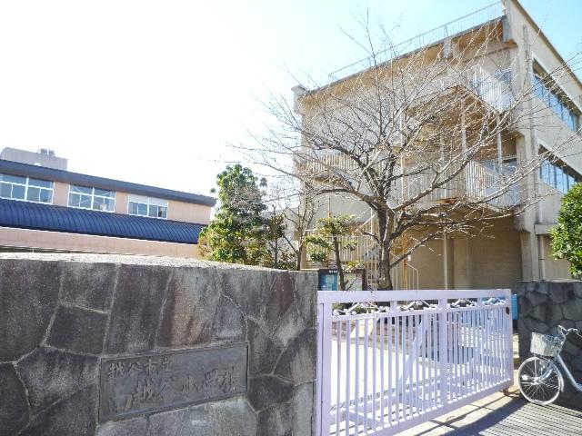 Primary school. Until Minami Koshigaya Small 930m