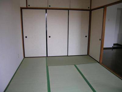 Living and room.  ☆ Nap of small children please in Japanese-style room ☆