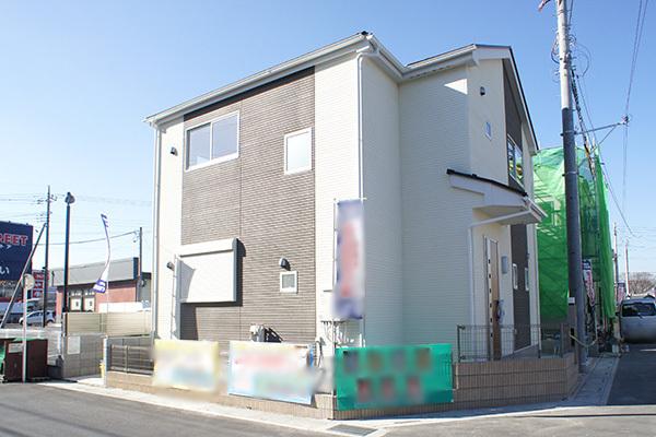 Local appearance photo. 1 Building