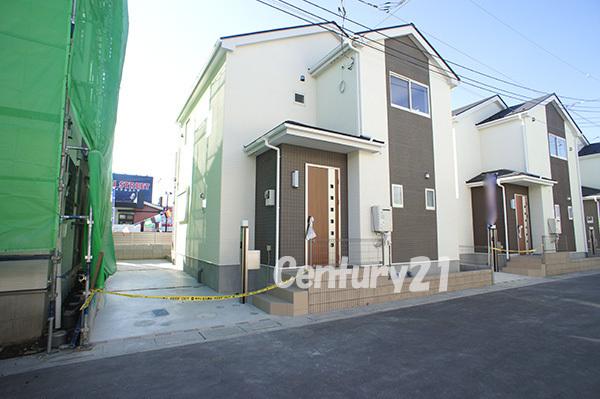 Local appearance photo. Building 2