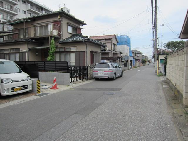 Local photos, including front road. Local (August 2013) Shooting