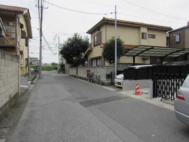 Local photos, including front road. Local (August 2013) Shooting