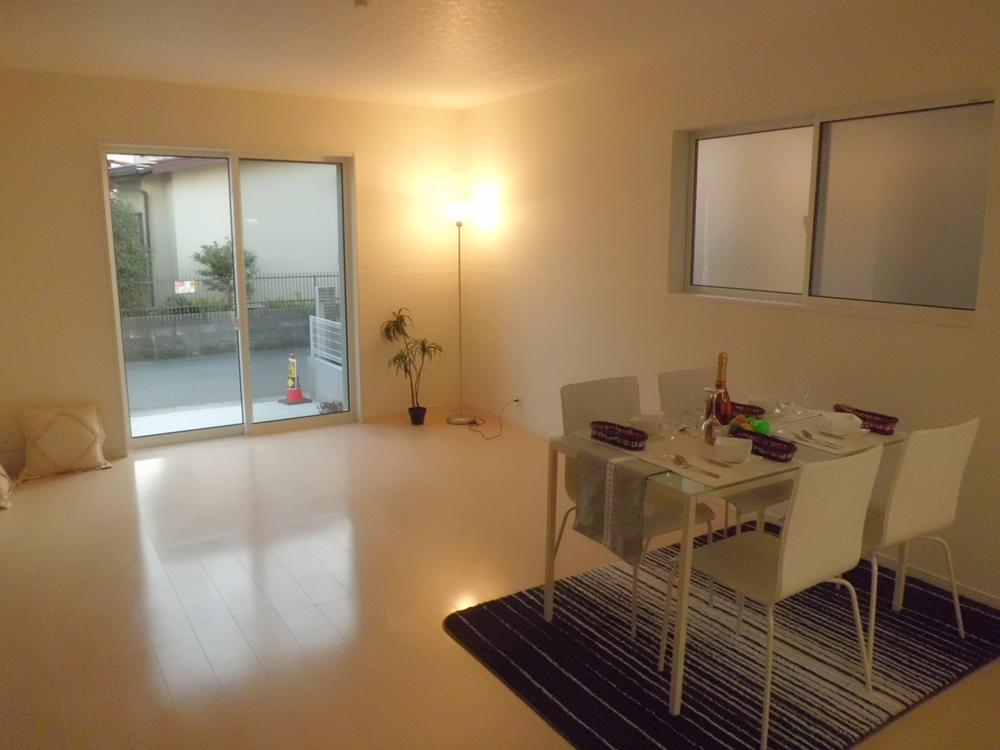 Living. Local (12 May 2013) Shooting