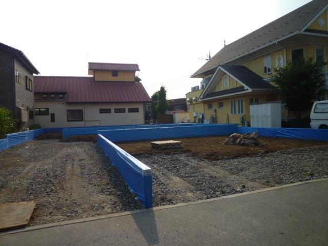 Local photos, including front road. Local (August 2013) Shooting