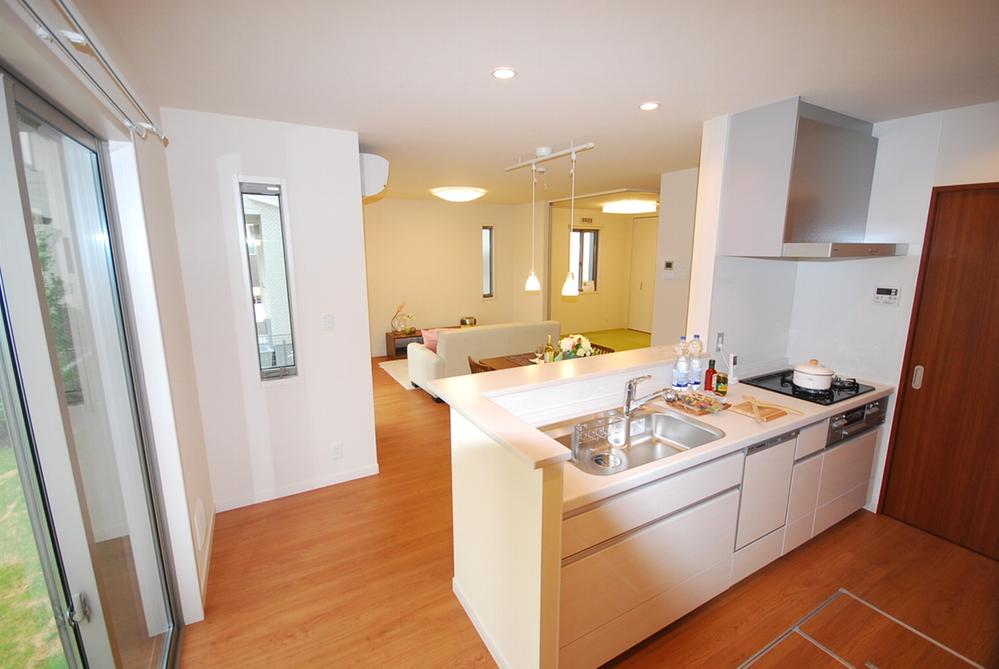 Living. 10-24 No. land room (May 2013) Shooting