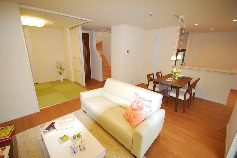 Living. 10-24 No. land room (May 2013) Shooting