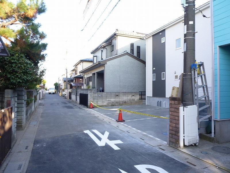 Local photos, including front road. Local (11 May 2013) Shooting