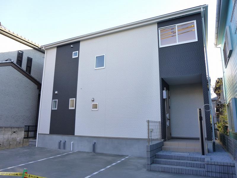 Local appearance photo. Local (11 May 2013) Shooting