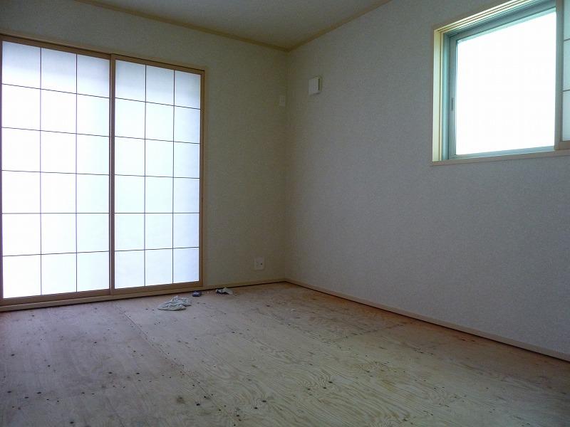 Non-living room. Indoor (11 May 2013) Shooting