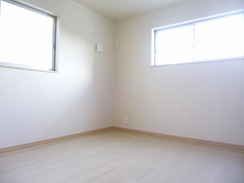 Non-living room. Indoor (11 May 2013) Shooting