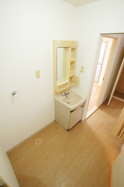 Washroom. ☆ Vanity of the storage lot ☆