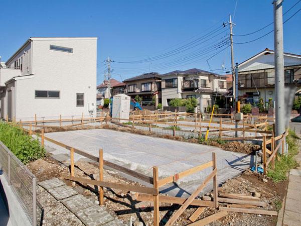 Local appearance photo. 6 Building