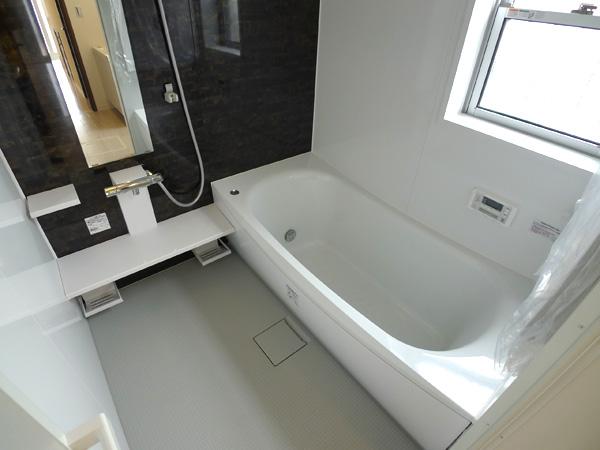 Bathroom. 8 Building