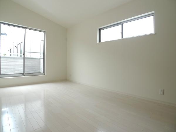 Non-living room. 8 Building