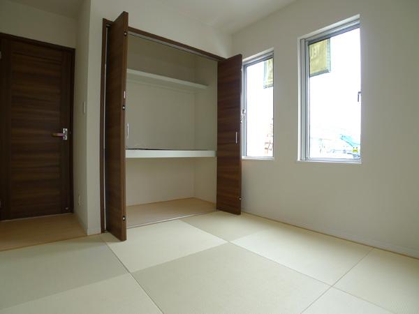 Non-living room. 8 Building