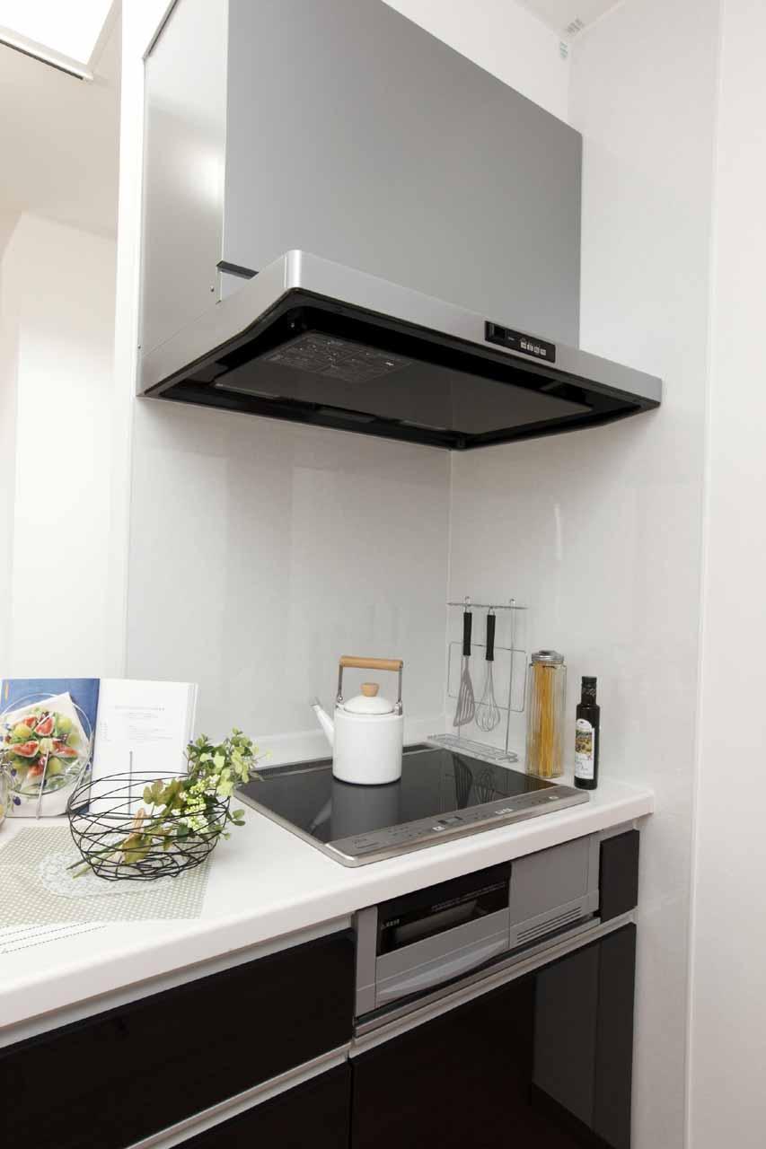 Same specifications photo (kitchen)