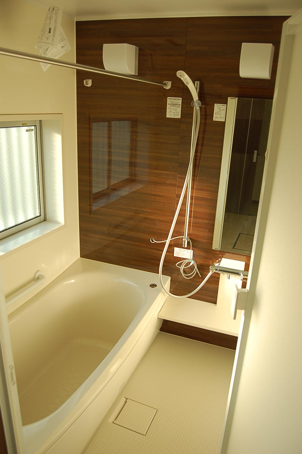 Bathroom. 6 city blocks 11 Building